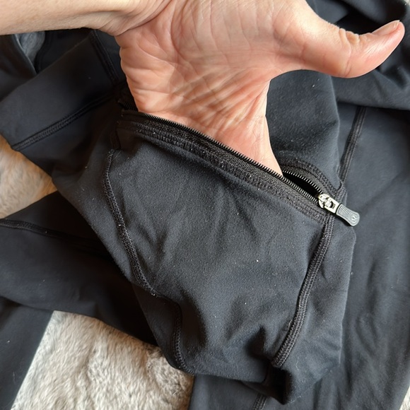 Three pair of Lululemon leggings, various lengths, size small - Picture 5 of 10